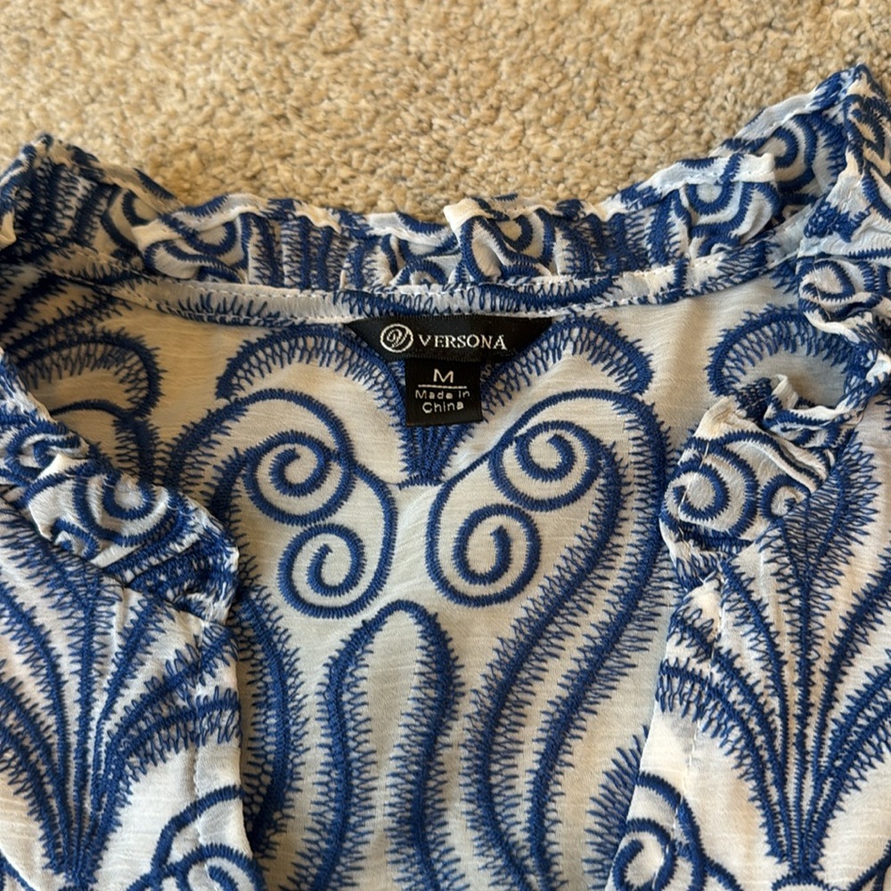 Versona Blue and White Patterned Swirl Blouse Ruffle Sleeve women's Size Medium - Picture 2 of 8